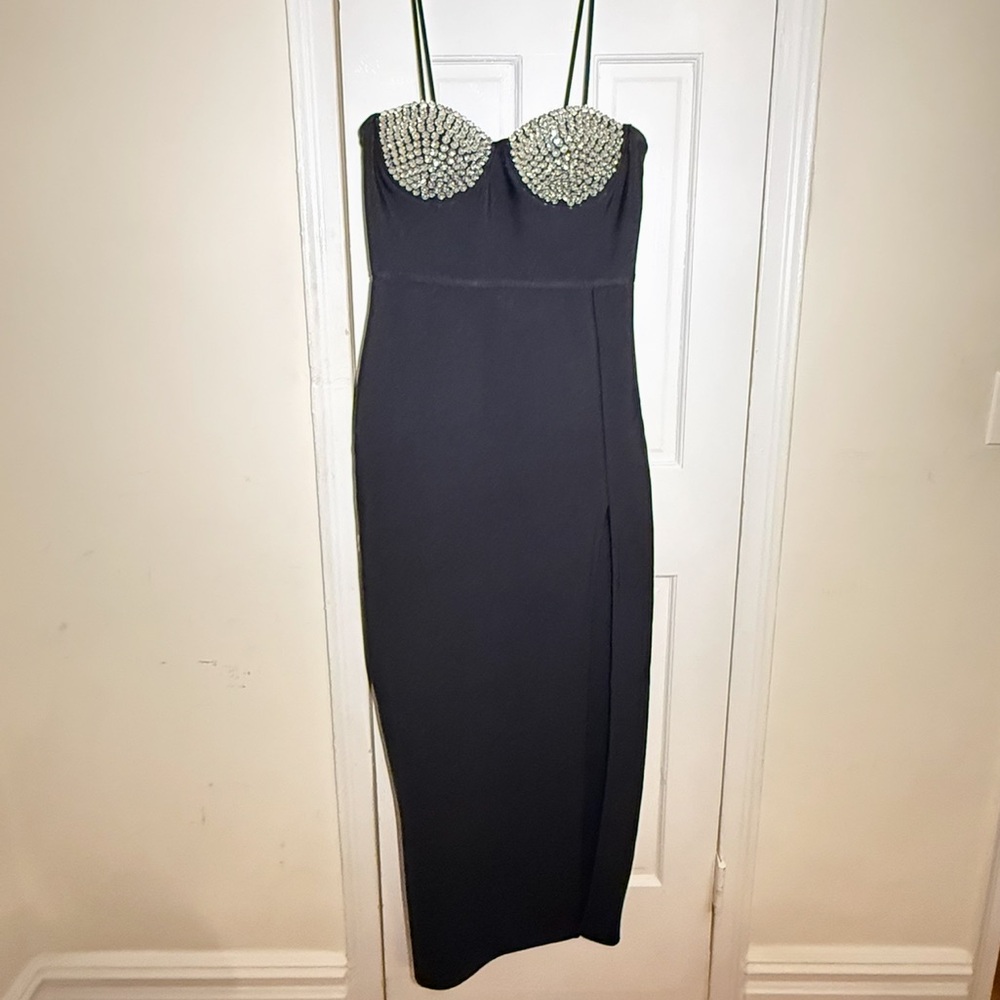 Chic Strapless Black Dress with Embellished Bust